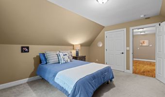 28 Hoop Pole Hill Rd, Chester, CT 06412