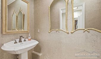 224 Chestnut Trl, Banner Elk, NC 28604