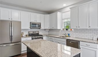 301 Redclover Ln, Allentown, PA 18104
