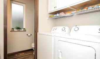 2720 E Sunburst Dr, Brandon, SD 57005