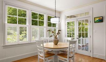 7032 WILSON Ln, Bethesda, MD 20817