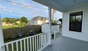137 SEAL Dr, Arabi, LA 70032