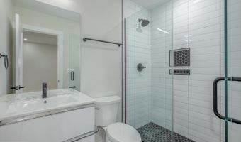 722 KENYON St NW #3, Washington, DC 20010
