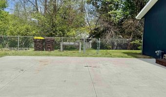 136 W Elizabeth St, Alma, MI 48801
