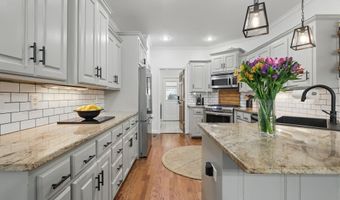 2716 Juniper Dr, Benton, AR 72015