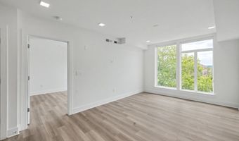 701 N HENRY St 401, Alexandria, VA 22314