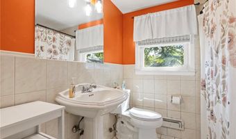 794 Main Ave, Warwick, RI 02886