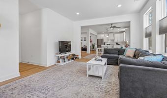 1 Melinda Ct, Bayville, NJ 08721