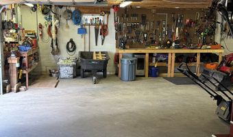 105 Beechwood Dr, Beaver, WV 25813