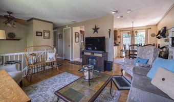 14 Hotchkiss Dr, Bristol, CT 06010