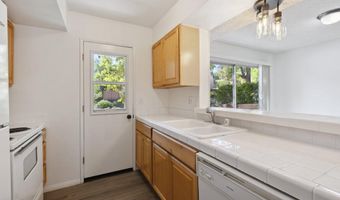 27401 Country Glen Rd, Agoura Hills, CA 91301