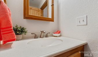 150 W Yuba Vista Dr, Atlanta, ID 83716