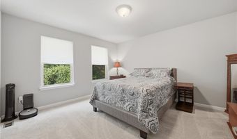 351 Champion Way Dr, Ballwin, MO 63011