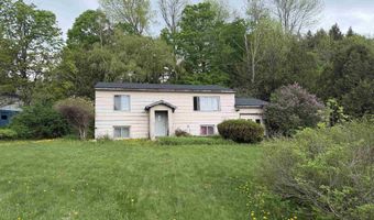 7 Meadow Wood Dr, Barre, VT 05654