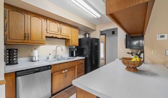 1307 Walker Ct, Auburn, IN 46706