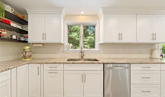 505 Cedar Ave, East Greenwich, RI 02818
