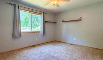 2110 Darling Ave E, Alexandria, MN 56308