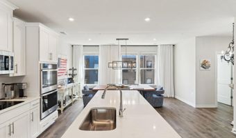 44501 WOLFHOUND Sq, Ashburn, VA 20147