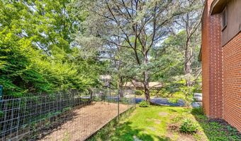 6515 E HALBERT Rd, Bethesda, MD 20817