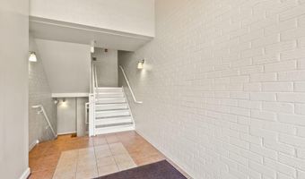 4089 S FOUR MILE RUN Dr 201, Arlington, VA 22204