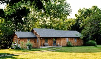 303 N Hudson Ave, Aurora, MO 65605