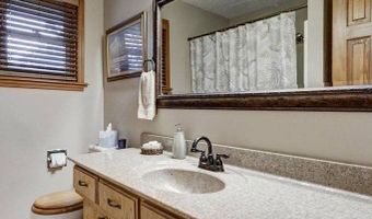 3050 Gaineswood Ave, Baxter Springs, KS 66713