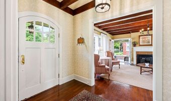 916 Audubon Pkwy, Audubon Park, KY 40213