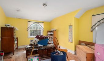 39 Greenfield Ave, North Providence, RI 02911