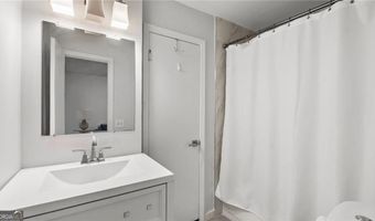 204 Cold Creek Dr, Alpharetta, GA 30009