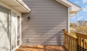 953 Robin Cir, Altoona, IA 50009