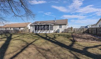 1260 Meadowview Ln, Amherst, OH 44001