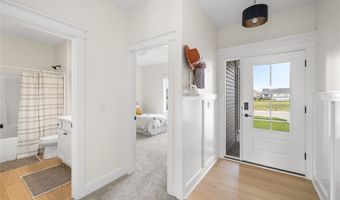 3827 NW Reinhart Dr, Ankeny, IA 50023