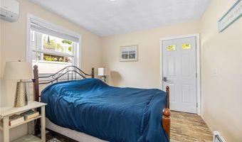 60 Brooklyn Rd, Narragansett, RI 02882