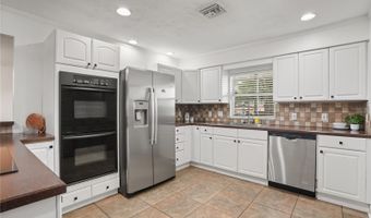3601 NEPTUNE Dr, Orlando, FL 32804