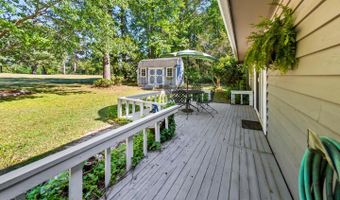 519 Country Club Dr W, Arapahoe, NC 28510