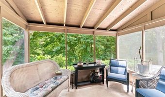 181 Brookside Dr, North Kingstown, RI 02852