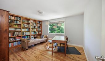 1037 Pinecrest Ter, Ashland, OR 97520