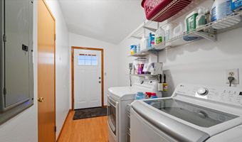 317 7th St, Benton City, WA 99320