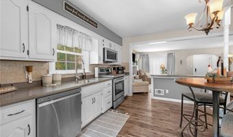 984 Cleveland Ave, Amherst, OH 44001