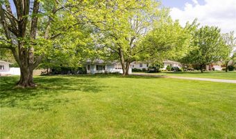 915 Sharondale Dr, Amherst, OH 44001