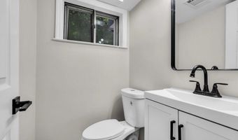 226 Mill Creek Dr, Bayville, NJ 08721
