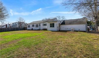 11 Terrace Dr, Bristol, RI 02809