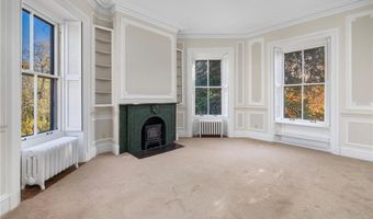 66 Webster St 9, Newport, RI 02840