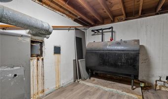 101 Bateman Ave, Cranston, RI 02920