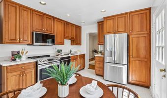 5601 KIRKWOOD Dr, Bethesda, MD 20816