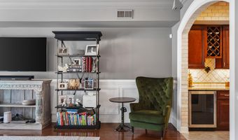 45 White Oak Ln, Aberdeen, NJ 07747
