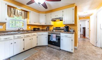 34 Oakhill Ave, Attleboro, MA 02703