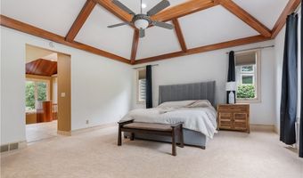 438 Club Dr, Aurora, OH 44202