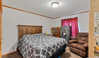 524 6TH St, Andover, IL 61233