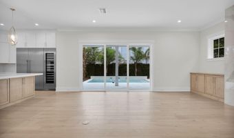 392 4TH St, Atlantic Beach, FL 32233